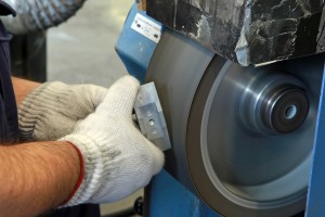 Metals manual grinding